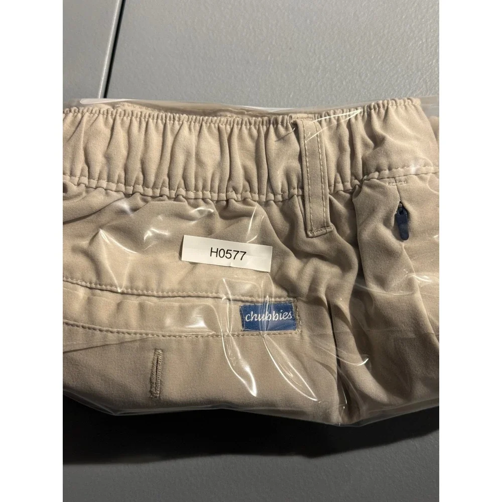 Chubbies Everywear Shorts Mens Medium Khaki Tan 6 Inch Inseam Stretch Casual